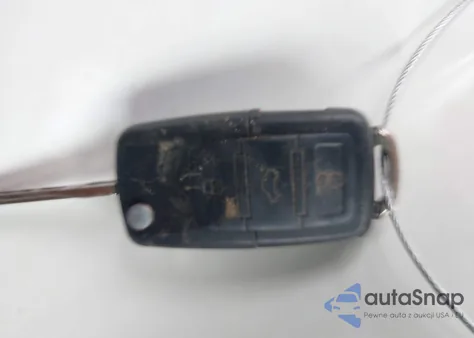 2008 Volkswagen Rabbit S z USA, uszkodzony, nr VIN WVWDA71K08W015999